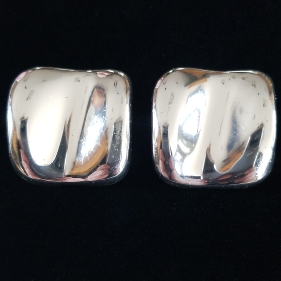 Vintage 1950s Mid Century Silver Tone Metal Wave Design Clip On Earrings - Picture 11 of 11